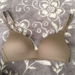 Uniqlo T-shirt Bra